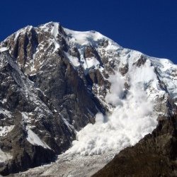 Guide de haute montagne et ingénieur mécanicien a la retraite depuis peu, j'ai gardé intactes ces 2 passions. Cultive l'autodérision et apprécie le 2ème degré.