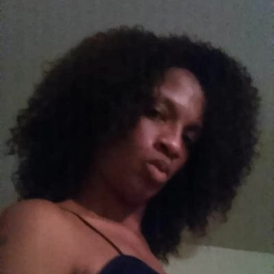 A woman that just says in here on lane,loves life.If you fk with me then we good im your friend till the end(hiddy-ho)but if you cross me it's rap@imonlymeslim