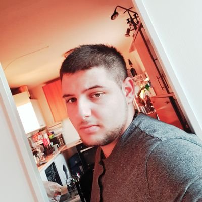 scarmato_toni's profile picture. Le 22/10/2001 je suis venu au monde.
Voyons si je peux y laisser mon empreinte.