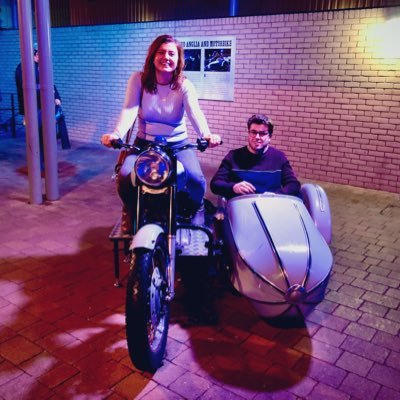 Charmeleoon's profile picture. 'About yourself in fewer than 160 chars.' Well I am one char so that's fine I should think.