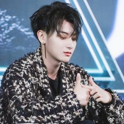 ┊➤XXIII┊➳「Esᴛᴜᴅɪᴀɴᴛᴇ ᴅᴇ ᴅᴇʀᴇᴄʜᴏ」➳〖Aᴍᴀɴᴛᴇ ᴅᴇ ʟᴏs ʟɪʙʀᴏs〗⇝ ❝Vɪᴠɪʀ ᴄᴀᴅᴀ ᴅɪ́ᴀ ᴄᴏɴ ᴀʟᴇɢʀɪ́ᴀ ʏ ᴅɪsғʀᴜᴛᴀʀ ᴅᴇʟ ᴘʀᴇsᴇɴᴛᴇ ᴇs ʟᴀ ғᴏʀᴍᴀ ᴍᴀ́s ᴇғᴇᴄᴛɪᴠᴀ ᴅᴇ sᴇʀ ғᴇʟɪᴢ.❞ ↺