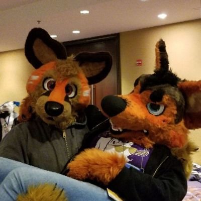 livewirefluff's profile picture. 29,party animal,masshole,might be high. Her body her choice! 

partner in crime @brandedspines ♡