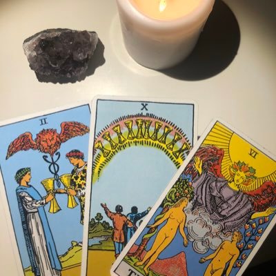 Tarot reader & psychic medium. https://t.co/ezjRSE25BK