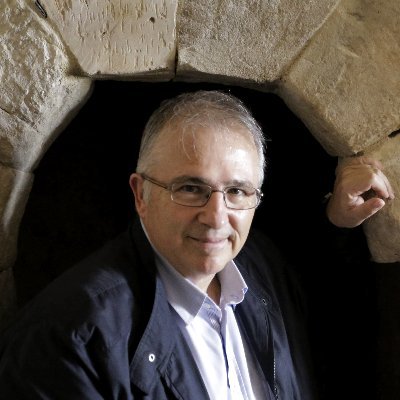 u0z72b6's profile picture. Libros, fotografía, tecnología, humanidad, historia, paleografía... todo me atrae. ¡𝗩𝗶𝘃𝗮 𝗹𝗮 𝗰𝘂𝗿𝗶𝗼𝘀𝗶𝗱𝗮𝗱!