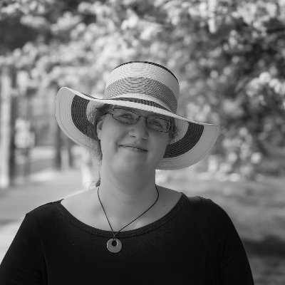 Cloud & DevOps👩🏽💻, Former Physicist 🧲, Hobby Photographer 📸
Volunteer @endotalks
she/her originally from 🇨🇿