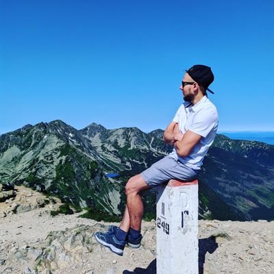 RadekSora's profile picture. Giełdowa podróż życia, pomysły, zagrania, inwestycje