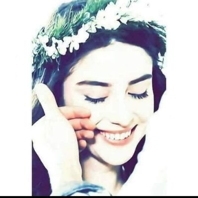 كُن سيّد مزاجك ، لا تدع أحدًا ينتزع منك شغفك لشيء ، افعل ما تُحب ، ورافق من تُحب ، حتى لو كانت أكوابَ قهوة ، أو كتاب ، كن لنفسك😌😌
⠀ ⠀ ⠀ ⠀ ⠀ ⠀ ⠀ 