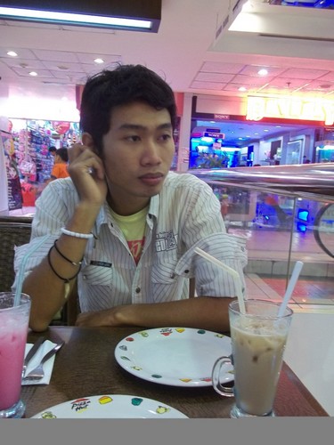 farizirvan's profile picture. 