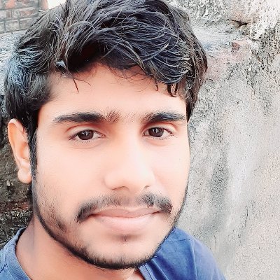 *आम आदमी*
ना किसी से दोस्ती ना किसी से बैर।
कबीरा खड़ा बाजार में सबकी मनावे खैर।।
