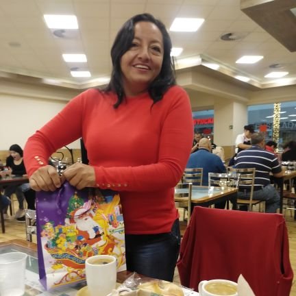 Claudiasauz7's profile picture. 