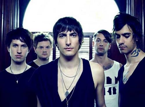 ElisaTHEENVY's profile picture. PLEASE help @ElisaSpinello win! All you have to do is.. FOLLOW @TheEnvy.. & then TWEET them saying: NOW FOLLOWING @TheEnvy! @ElisaSpinello SENT ME!