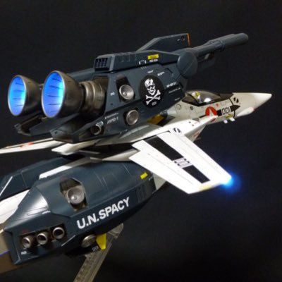 趣味で飛行機のプラモデルを作ります。 浜松の飛行機模型クラブ PMC空技廠 所属。2025年より会長を拝命。Mr.空技廠と呼ばれるよぅになりたい。 エリア88はバイブルさ❕ マクロス、ダグラム、バイファム、エルガイムなど80年代アニメ好き。 飯島真理の隠れファン。小松未歩の曲も好き。 無言フォローでごめんなさいね。