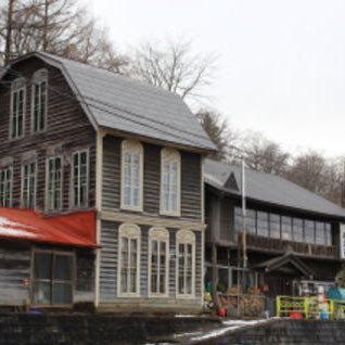 shotonbetsu's profile picture. 北海道枝幸郡中頓別町の小頓別地区にある大正時代の建造物 国登録有形文化財旧丹波屋旅館の保存活用を目的としている団体です。 #北海道 #中頓別町 #小頓別 #旧丹波屋旅館 #丹波屋旅館 #国登録有形文化財 #旧天北線 #歌登町営軌道 #簡易軌道 #小頓別駅 #天北宗谷岬線 #えさし号 #頓別川 #林業 #ツーリング