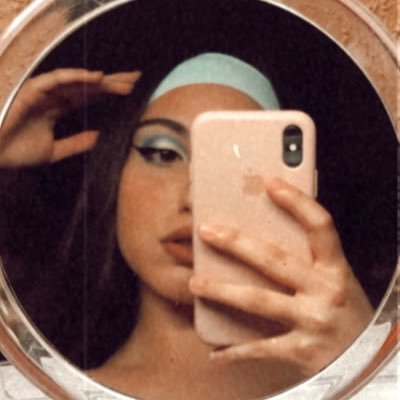 JbLaurii's profile picture. ardo con tu recuerdo, me quemo con nuestras brasas // [ jb | jd ] ⋆