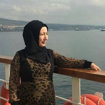 AK Parti Yalova İl Kadın Kolları Yönetim Kurulu Üyesi