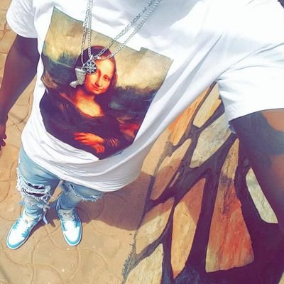 Mbake_ug's profile picture. Money 💵 over b**hs