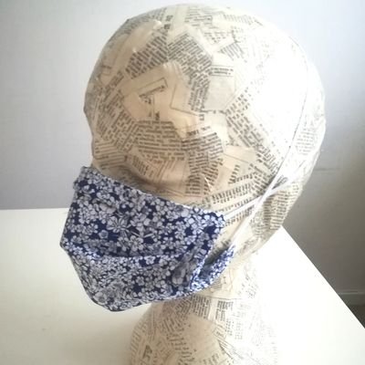 Fabric masks maker //

A fabric face mask ISN'T a Medical Device, but
– it can help kick the habit of touching your face
– it helps with social distancing