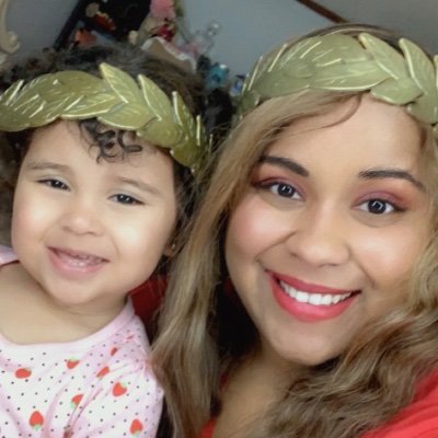 _Danii_Elle's profile picture. Mommy to Lluvia. Reed College ‘20