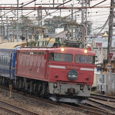 子供の頃から鉄道好き、機関車好きでしたが、カメラを手にしたのは、単身赴任した2011年に、引退間近の寝台特急「日本海」を撮りたくなってから。大阪→和歌山→大阪→埼玉→大阪→現在埼玉在住。秩父のSLと、EF81を追ってます。