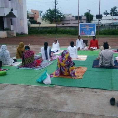 योग संदेश पढकर नित्य करोगे योगाभ्यास तो ही रहोगे निरोग।