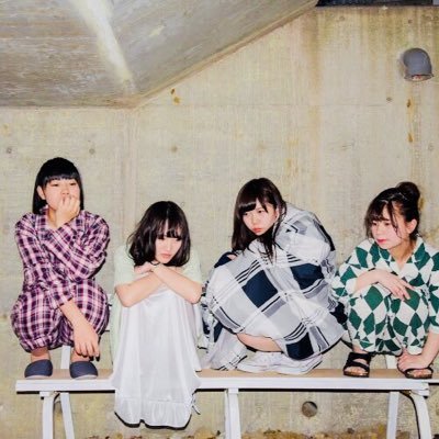 sleep_sleep02's profile picture. 富山県出身JKを卒業した4人組ガールズバンド。遠距離ながらオリジナルで活動中。前身バンドBitansan☞@bitansan02 Vo/Gt.ひろ Gt.せき【@0803_0106】Ba.いっせ【@ShihoSugarapple】Dr.あんちゃん【@ax_jg4p】