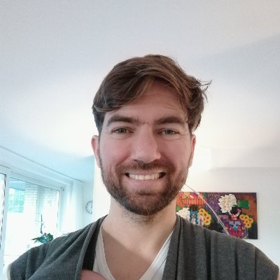Former scientist working with data, now data scientist.