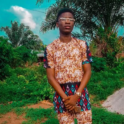 Simmy10521898's profile picture. 🔔🔔MUSICLOGIST..
🔊🔊MASTER DE CEREMONY
🕺🕺DANCER
👨‍👨‍👧‍👧ACTOR..COMPERE 
👫FASHIONISTA 
TAILOR