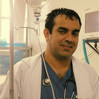Padre | Médico | Unidad de Cuidados Intensivos COVID-19 | Hospital Regional de Ica-Perú