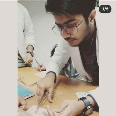 Doctor in making || Humanity first ||
Strong people stand up for themselves , but stronger people stand up for others.