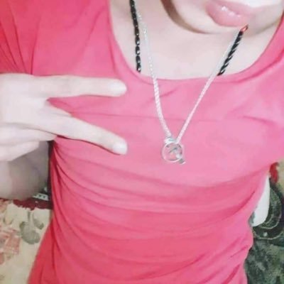 ⠀
عِـندماّ يعـْجز الإنـسآنْ عـَن إخـراّج ما بـداخـِلـه ; #يبـكِـــي 🍂💔