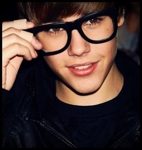 CodySimpsonJDB's profile picture. Family + Friends + Music + Twitter = Life♥ i'm a belieber & a simpsonizer :) dont try to make me chose.. i couldnt♥ I'm not crazy obsessed. ;)