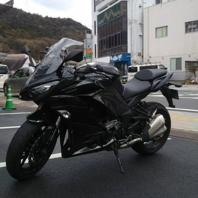 フォルツァ➡️NINJA1000に乗り換えました、50代男性です。まだ運転は、上手くはないです。数人でのツーリングからマスツーリングまでバイクライフを楽しんでます。どうぞよろしくお願いします。無言フォローをお許しください。