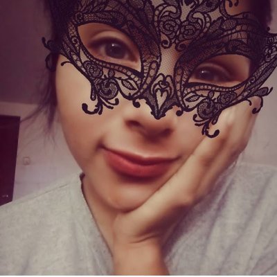 💋la vida te enseña a quien poner en tu vida y quitar  🌌