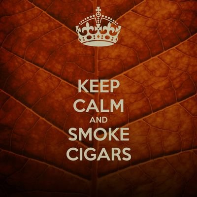 Disfruto del arte de la confección tabaco y todas sus propiedades que la naturaleza nos da. Asi que la mejor manera es con un cigarro en mano y un buen whisky.