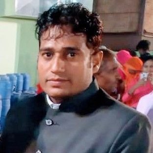 जाति धर्म समप्रदाय के नाम पर हिंसा फैलाने वाले फोलो न करे.....FB1001% अनफालो करने वालो को ब्लॉक किया जायेगा...