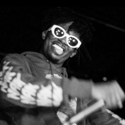 ItsMeNiku's profile picture. 26 | Video Games 🎮 | Music 🎶 |