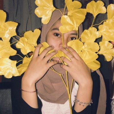 Yolaoktavia4's profile picture. 