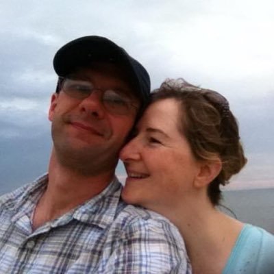 love2write13's profile picture. 