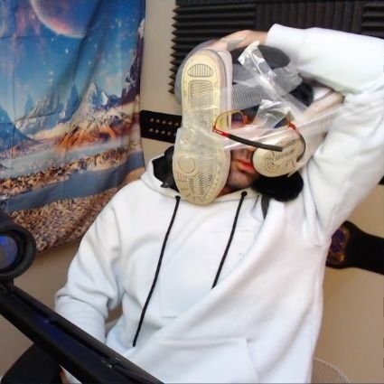 Nicolas28377's profile picture. 