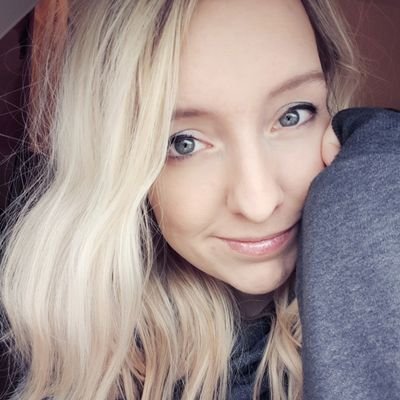 Former Social Media & Community Manager @SummonersInnDE
#FNCWIN 🧡 •