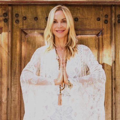 OmLuxe Lifestyle is a Global Community and Wellness Movement designed to inspire, connect and inform Women on all things Wellness, Wanderlust + Sacred Living✨