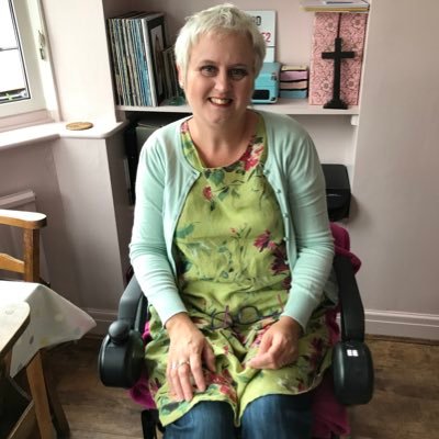 Mum, wife, living with Ankylosing Spondylitis, Fibromyalgia and Functional Neurological Disorder (FND)