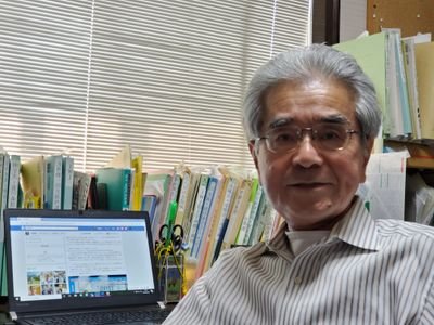 1948年高松市生まれ、元共同通信記者(89年~92年ジャカルタ支局長)、元・同志社大学大学院メディア学専攻教授、『犯罪報道の犯罪』『天皇の記者たち 大新聞のアジア侵略』『安倍政権・言論弾圧の犯罪』等。2年半前に下咽頭癌手術で失声。趣味はテニス。
匿名報道主義、記者クラブ廃止、人権、報道倫理、憲法、非武装、朝鮮
