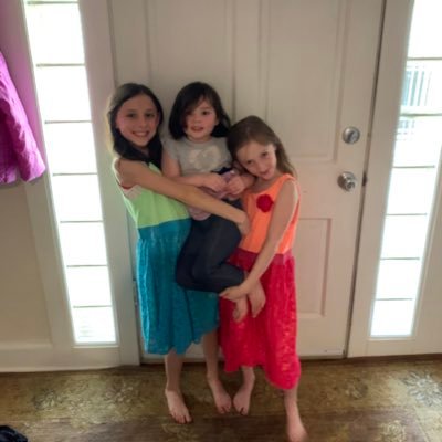 Crazy, outgoing, always on the go mom of 3 beautiful girls! Oldest-7know it all but loving