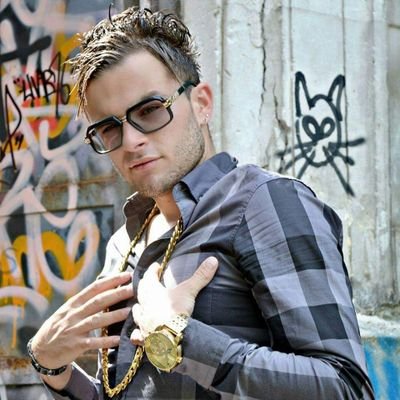 pau_linho's profile picture. Musicalement  Luso-Latino 🎙🎵🎹🙏💪🏼😇