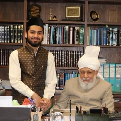 ‎‎‎#LoveForAllHatredForNone
‎‎‎#AhmadiyyatTheTrueIslam
British Trainee missionary @ Jamia ‎‎#ahmadiyya UK
#Rabwah #ahmadiyyatzindabad #KhalifaOfIslam