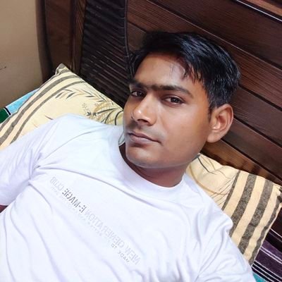 RishikapoorB's profile picture. 