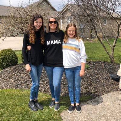 Mom to 2 beautiful girls, wife to a wonderful man, teacher, and groupie of Jim 'n Tonic!