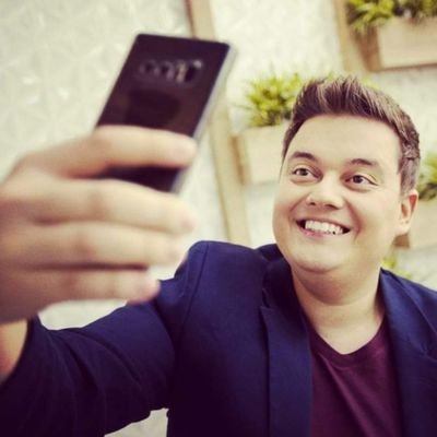 JoaoDiegoRadio's profile picture. Filho do seu Tião e da dona Maria de Lourdes. Jornalista por formação, apresentador/radialista por paixão