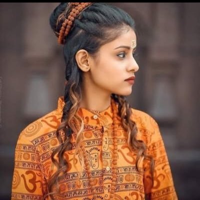 எப்போதும் வெட்டியா இருக்க வெக்கமா இல்லையான்னு யாராச்சும் கேட்ட நான் வெட்டியா இருக்கத வேடிக்கை பாக்கிரியே உனக்கு வெக்கமா இல்லன்னு கேக்கனும்😏😏